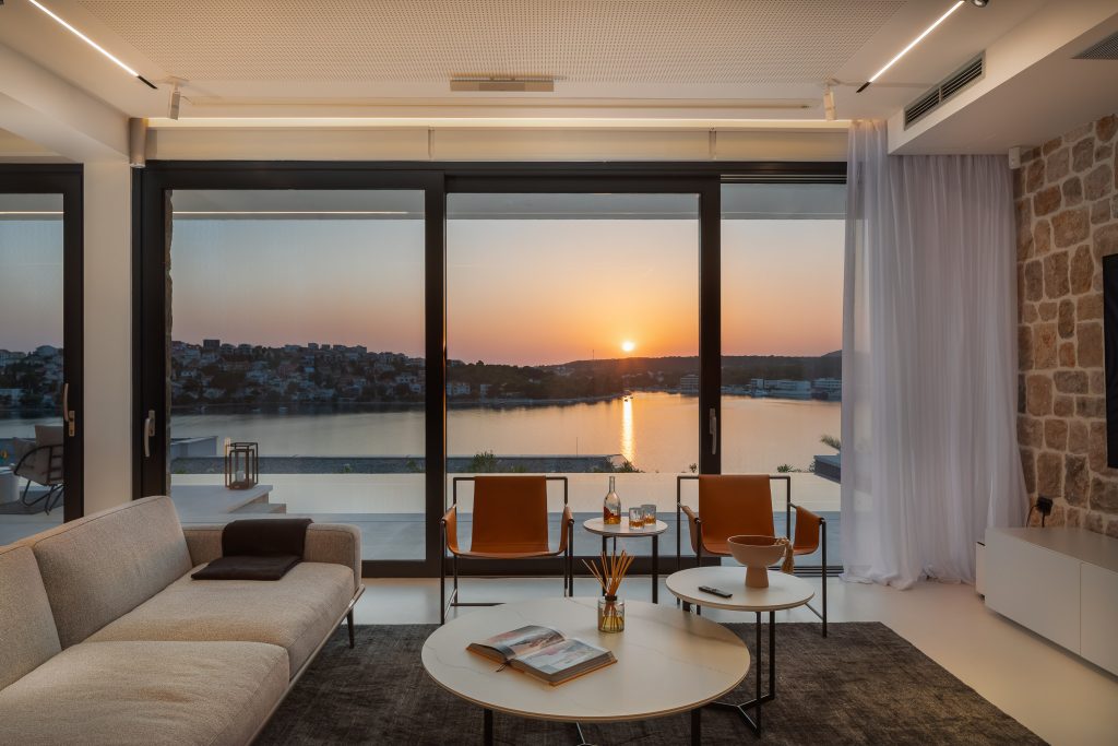 villa diamond walls and floors